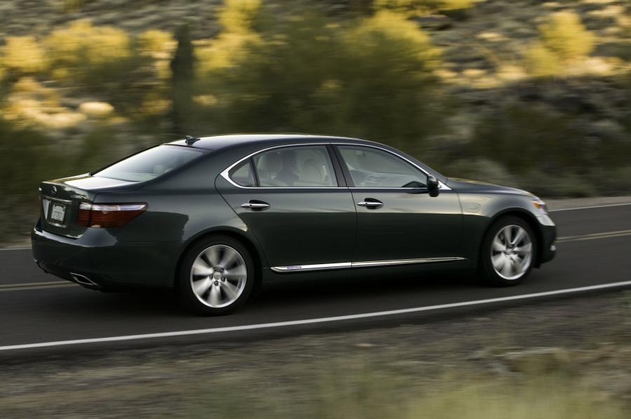  Lexus LS600h L 2008 года  (фото 28 из 34)